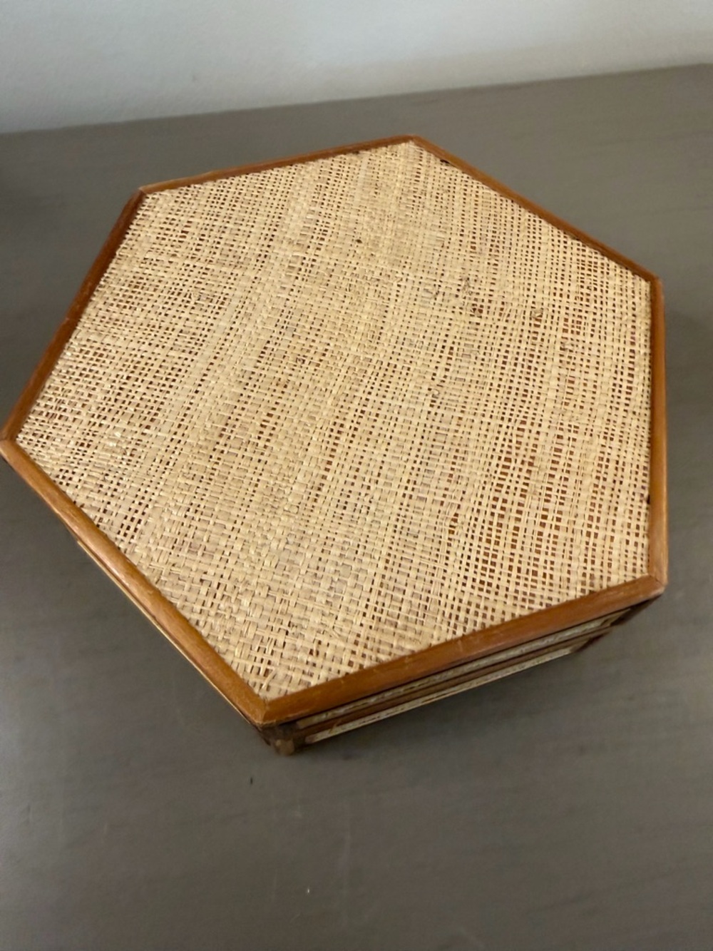 Vintage Rattan Trinket Box Woven Bamboo Hexagonal Handmade Asian Jewelry Case - Picture 3 of 10